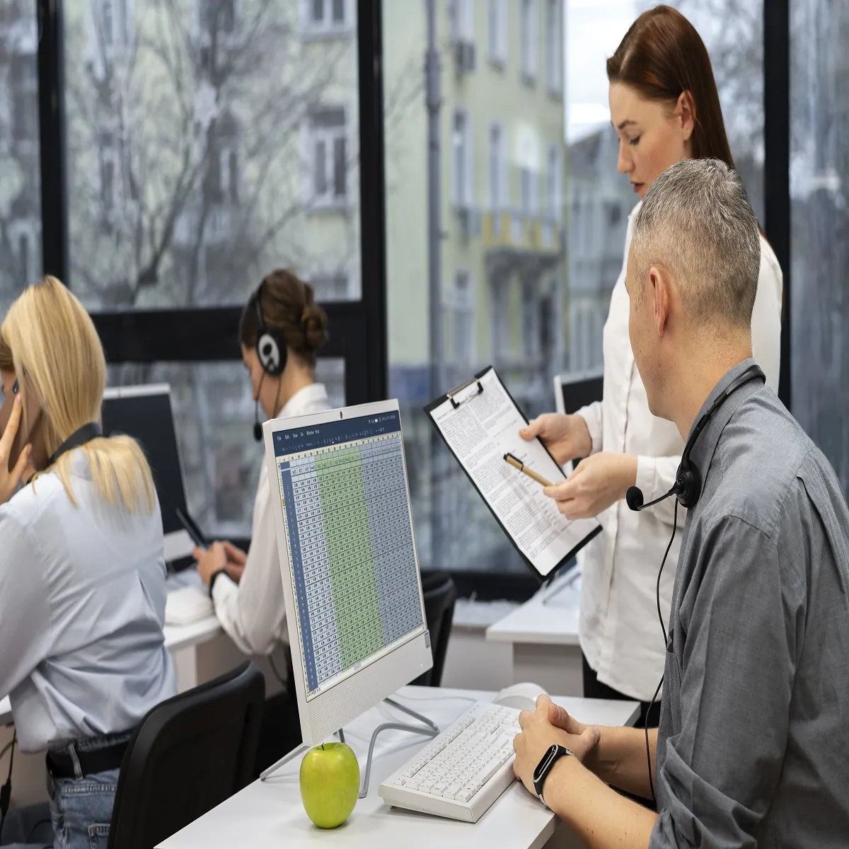The Ultimate Guide to HR Software for Small Business: Streamline you’re Hiring and Payroll